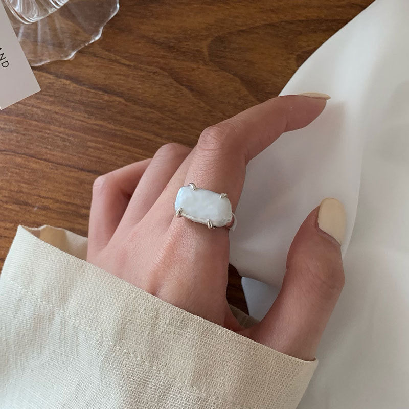 Ring mit Süßwasser-Barockperlen im Water Glow-Stil